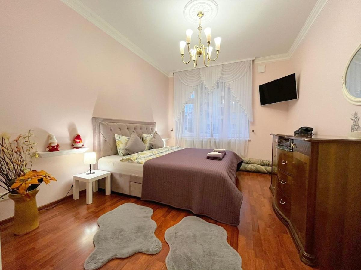 Appartement Elegant 5 Bedr With Sauna In The Centre, Near Viru And Old Town, With Private Parking Tallinn