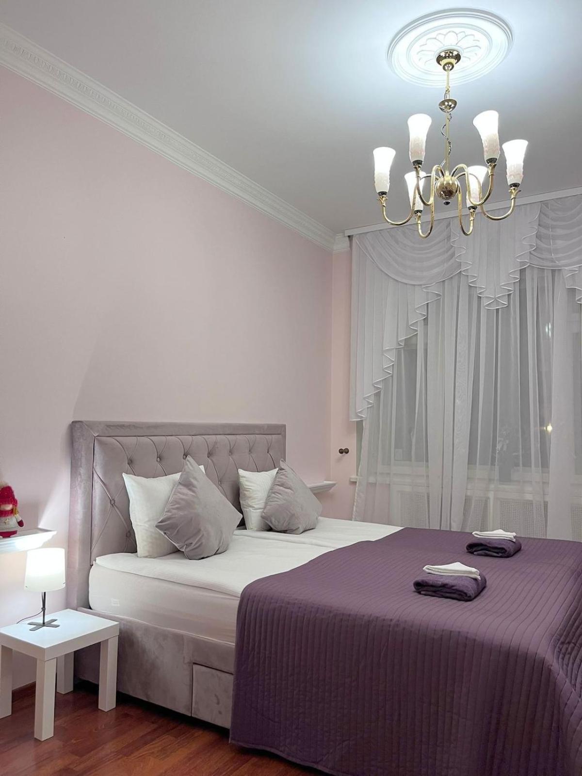 Appartement Elegant 5 Bedr With Sauna In The Centre, Near Viru And Old Town, With Private Parking Tallinn