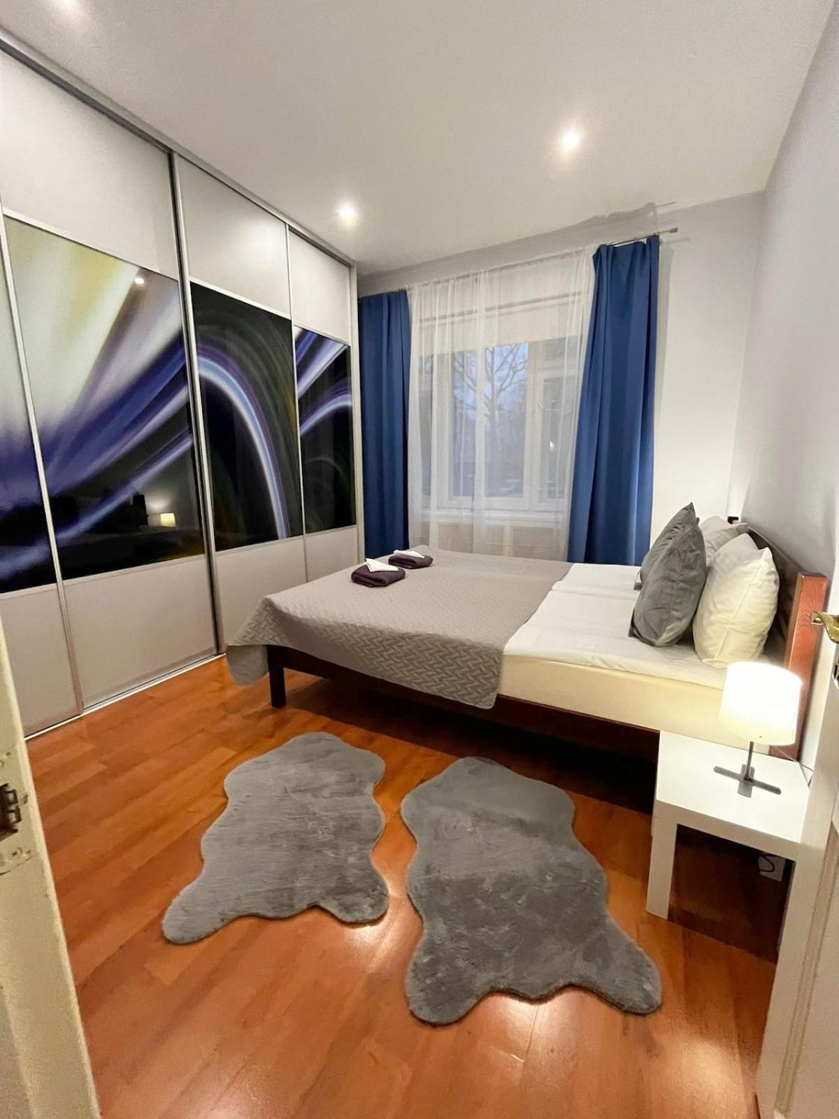 Elegant 5 Bedr With Sauna In The Centre, Near Viru And Old Town, With Private Parking * Tallinn